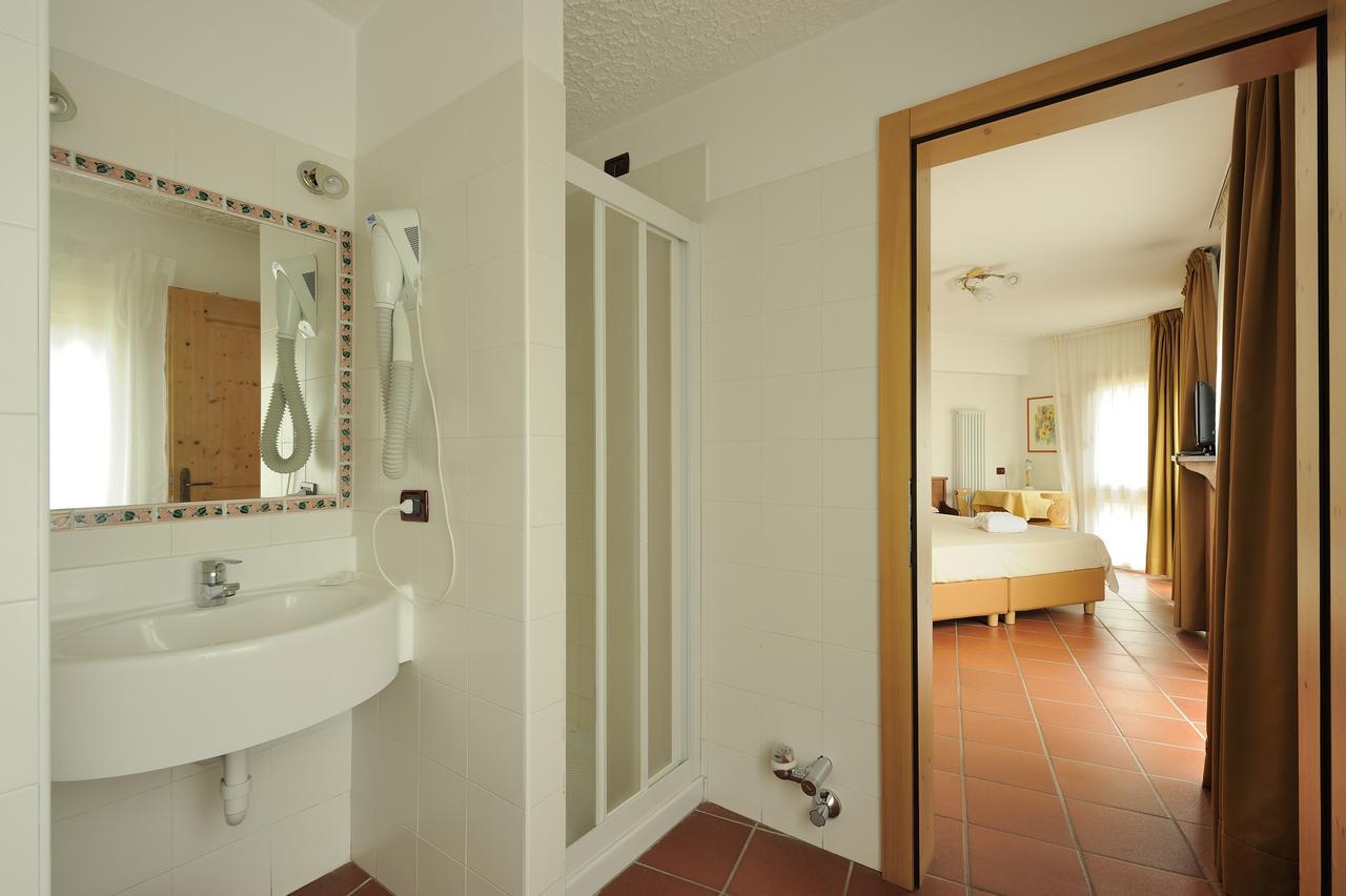 Chalet Dei Pini Aparthotel Madonna Buitenkant foto